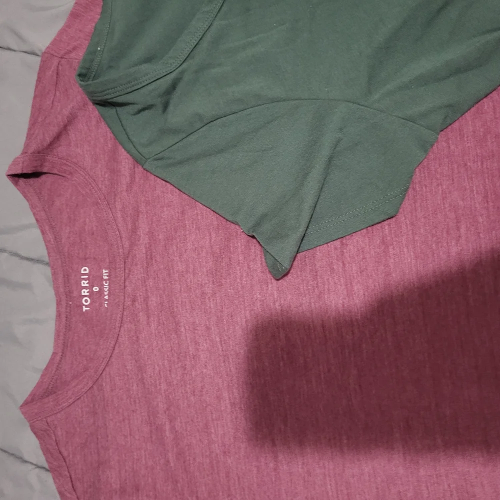 Torrid Green and Pink V-Neck T-Shirts - Picture 4 of 4